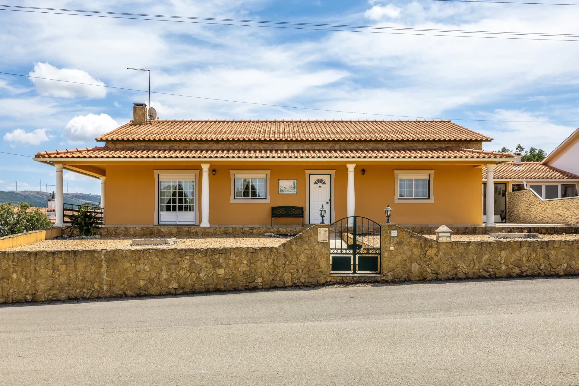 Casa / Moradia geminada à venda em Rua das Curvas 1, Aljubarrota