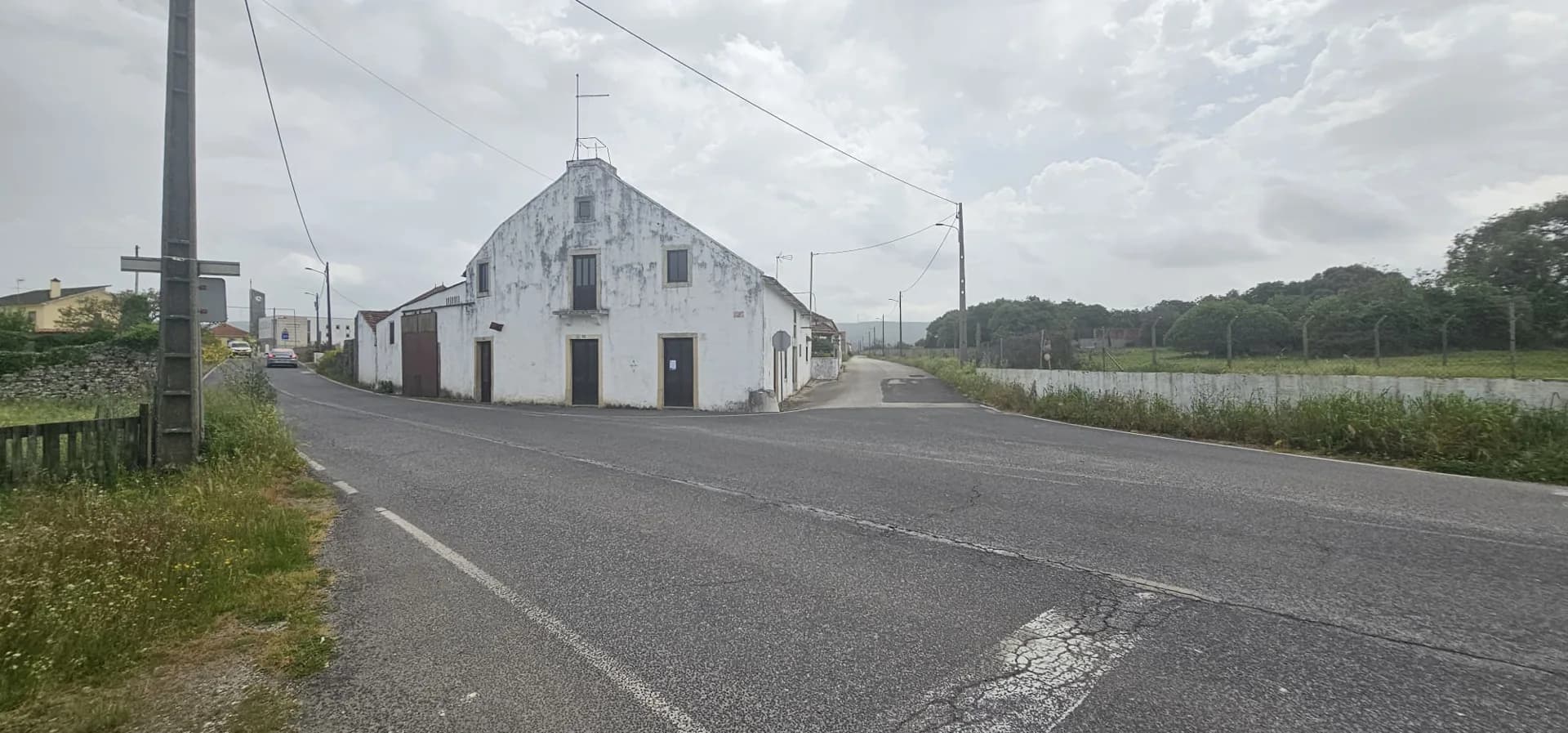 Casa / Moradia independente à venda em Carvalhal de Turquel s/n